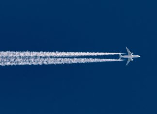 Airplane contrails
