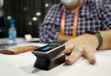 Finger blood pressure monitor