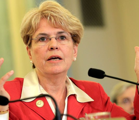 Jane Lubchenco: The Marine Biologist and Environmental Scientist Who Served as Administrator of the National Oceanic and Atmospheric Administration