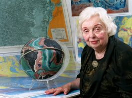Marie Tharp: The Oceanographer Who Mapped the Ocean Floor