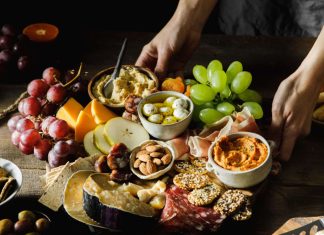 The Benefits and Risks of the Mediterranean Diet: Understanding the Science Behind This Popular Diet Trend