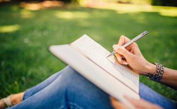 The Power of Journaling: How Writing Can Improve Mental Health and Productivity