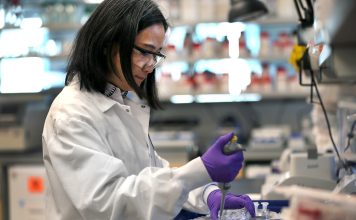 Researchers infect volunteers with covid-19