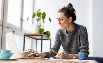 The Rise of Financial Technology: How Fintech Is Disrupting the Traditional Banking Industry