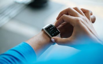 The Future of Wearable Technology in Fashion: From Smartwatches to Augmented Reality